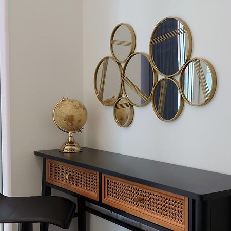 Fully Serviced Two Bed Apartment By Excel & O2 Londen Buitenkant foto