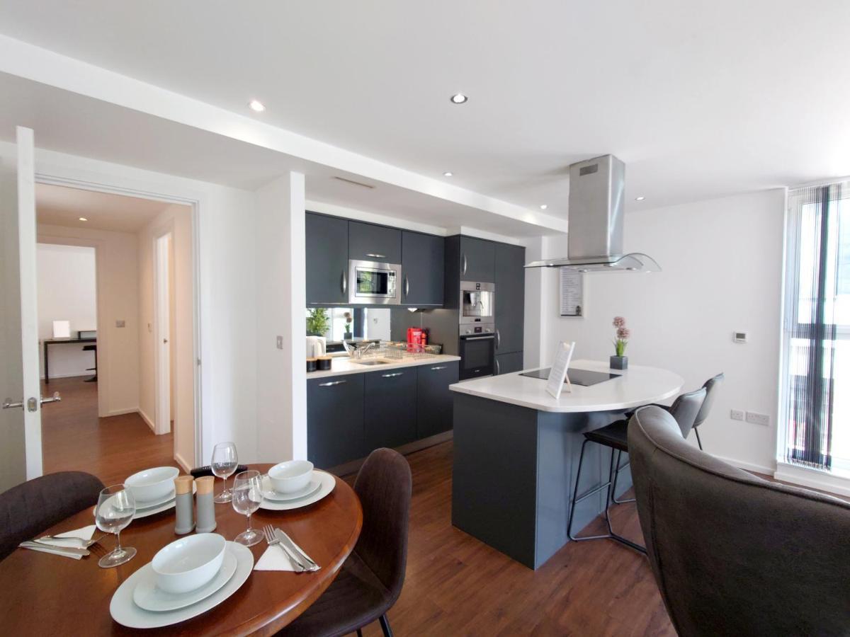 Fully Serviced Two Bed Apartment By Excel & O2 Londen Buitenkant foto