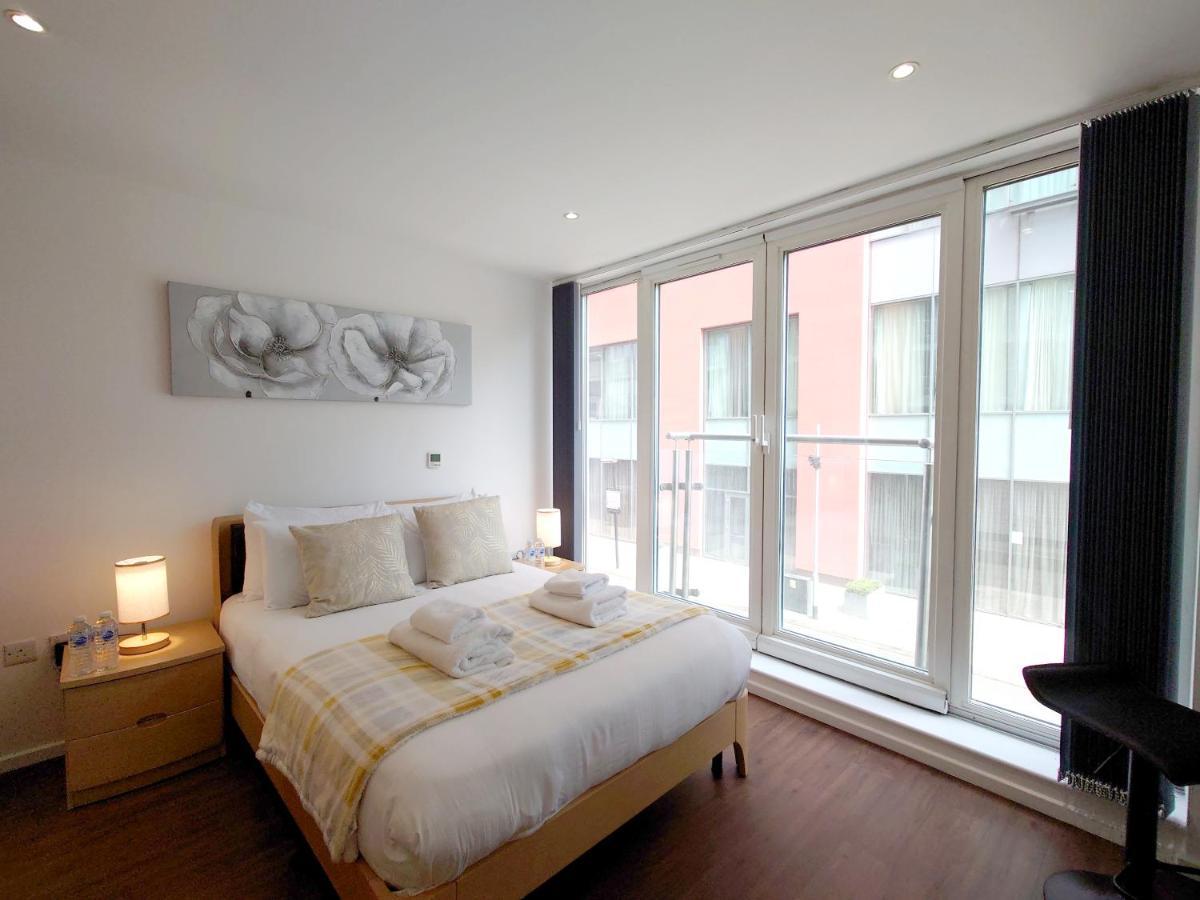 Fully Serviced Two Bed Apartment By Excel & O2 Londen Buitenkant foto
