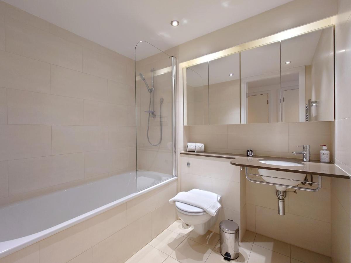 Fully Serviced Two Bed Apartment By Excel & O2 Londen Buitenkant foto