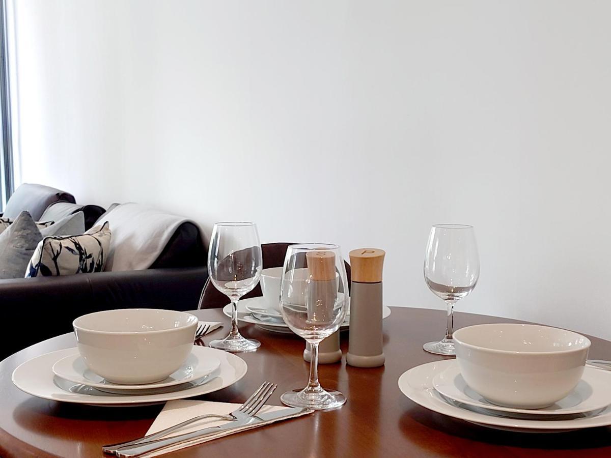 Fully Serviced Two Bed Apartment By Excel & O2 Londen Buitenkant foto