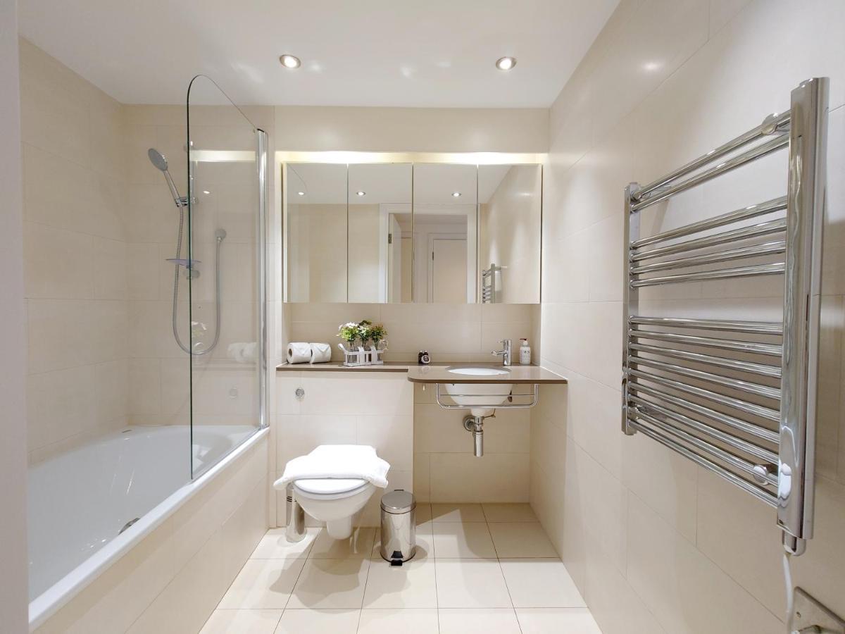 Fully Serviced Two Bed Apartment By Excel & O2 Londen Buitenkant foto