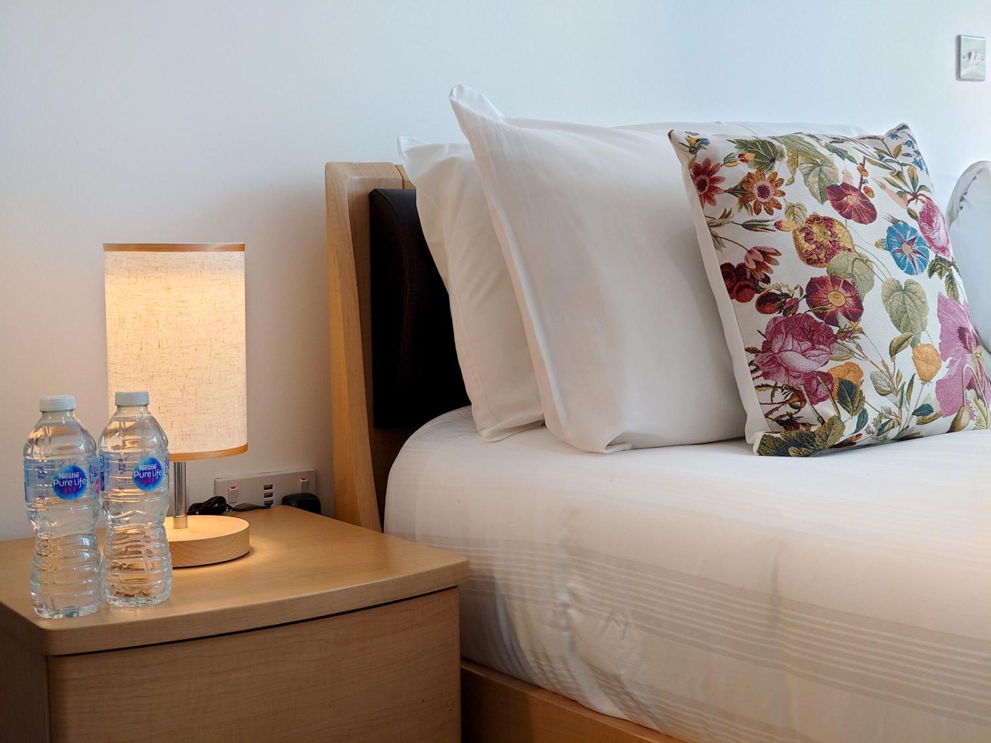 Fully Serviced Two Bed Apartment By Excel & O2 Londen Buitenkant foto
