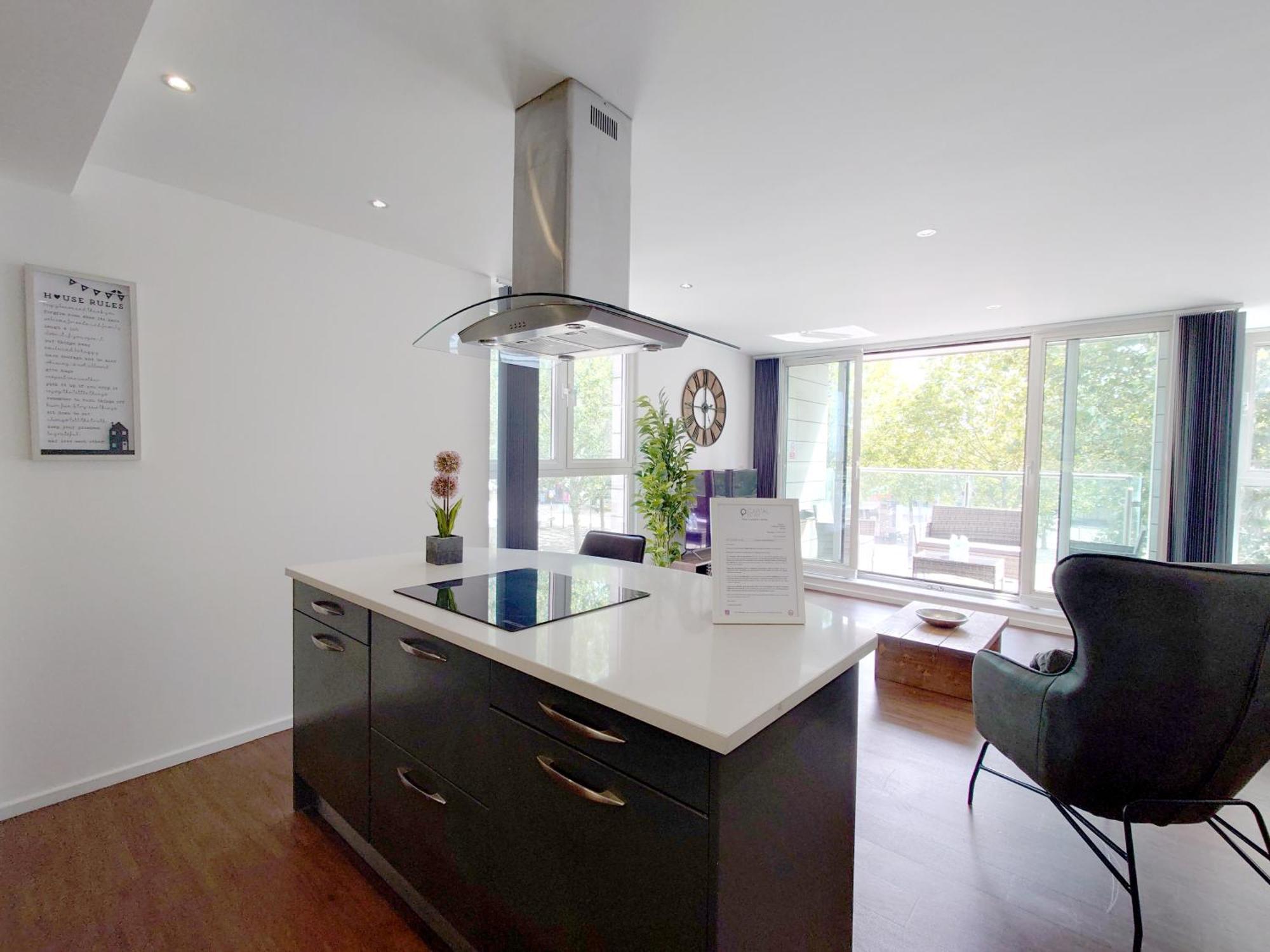 Fully Serviced Two Bed Apartment By Excel & O2 Londen Buitenkant foto