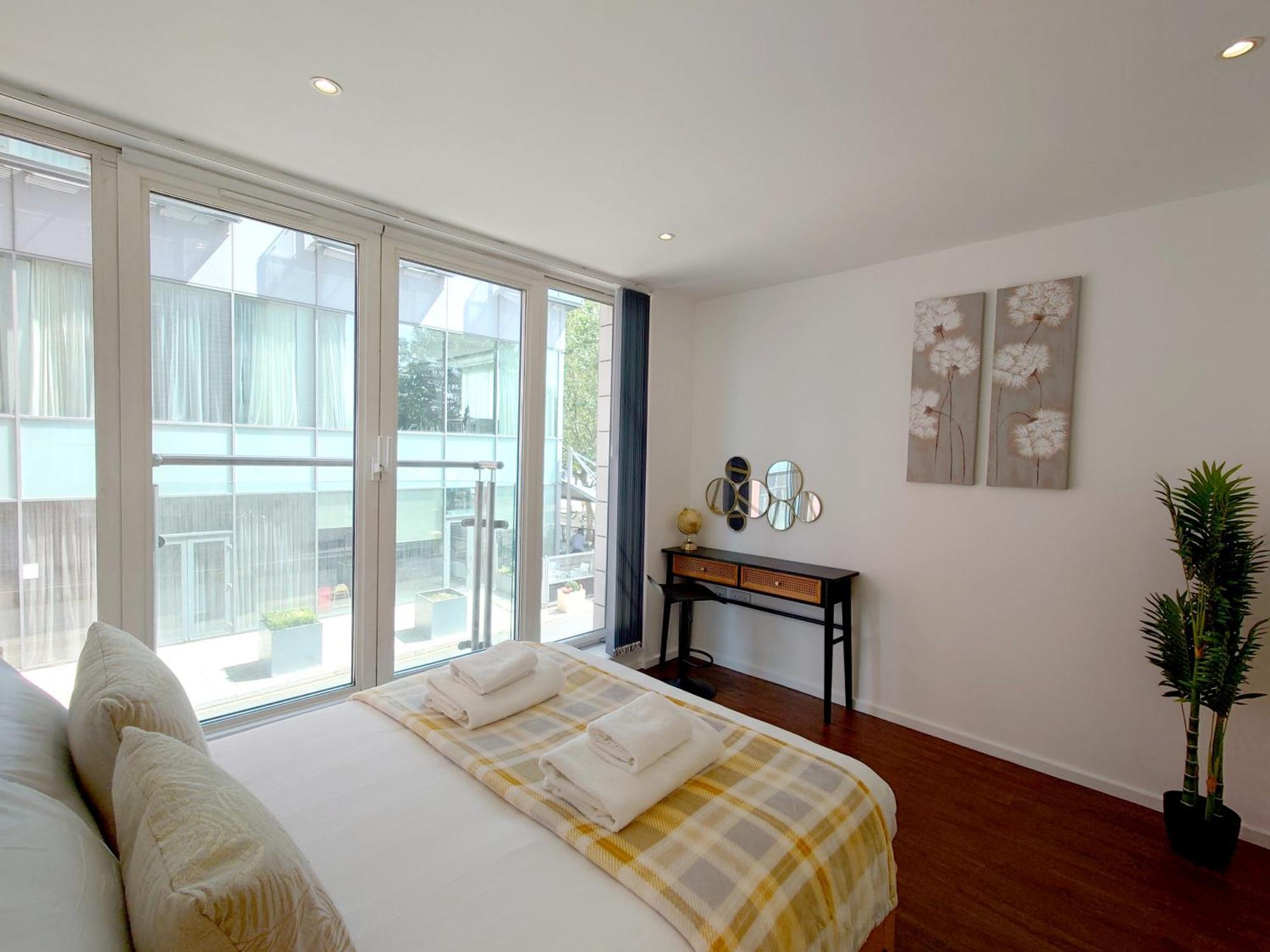Fully Serviced Two Bed Apartment By Excel & O2 Londen Buitenkant foto