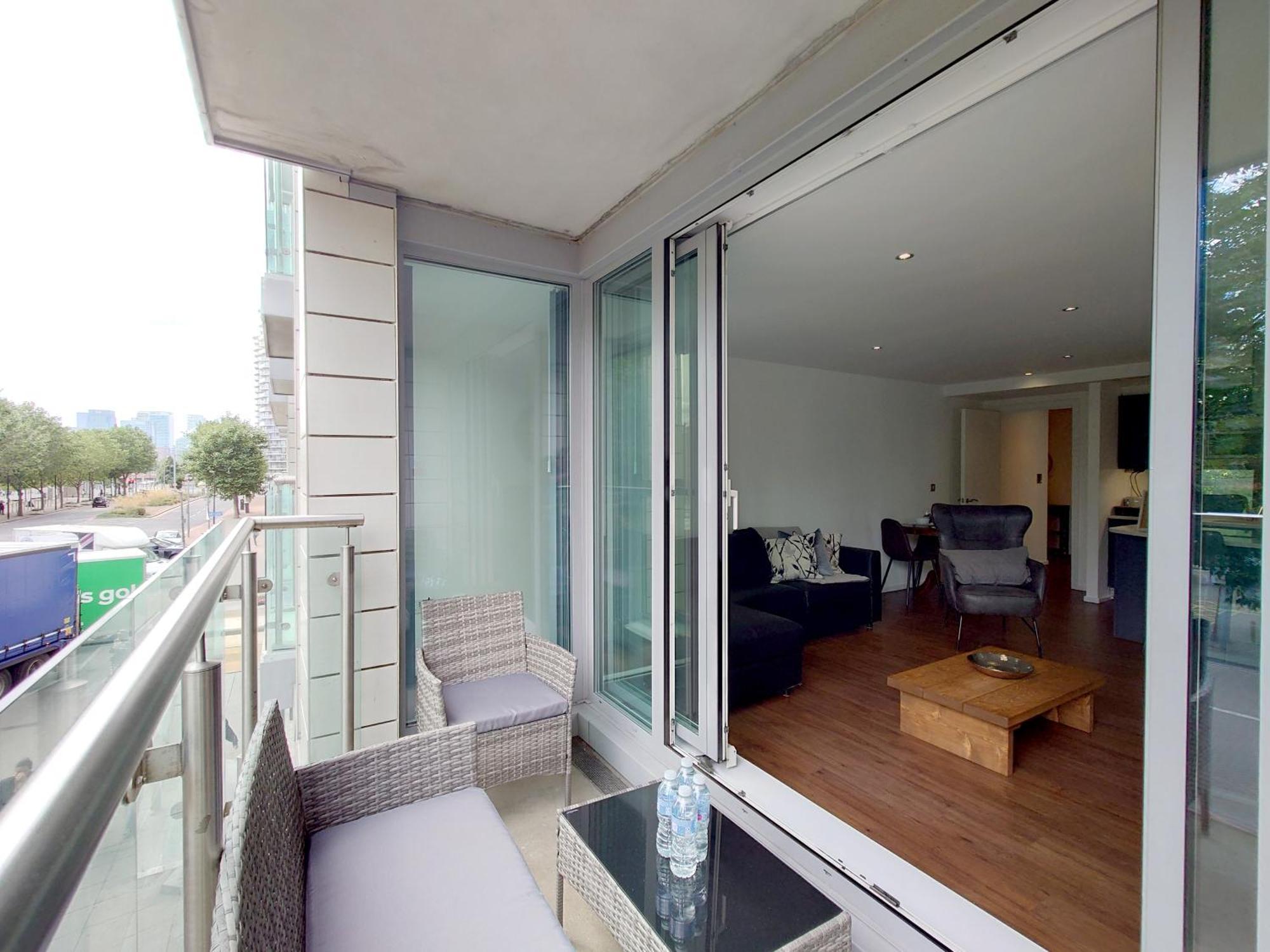 Fully Serviced Two Bed Apartment By Excel & O2 Londen Buitenkant foto